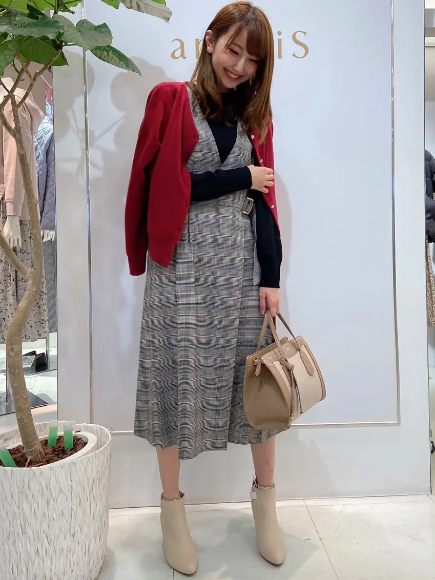 ANY SIS スタッフ コーディネート画像