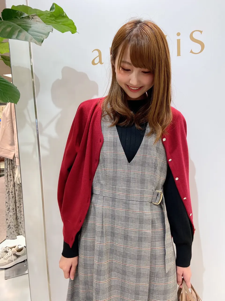 ANY SIS スタッフ コーディネート画像