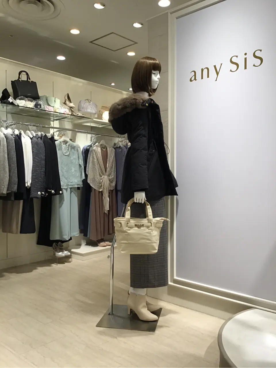 ANY SIS 島崎 コーディネート画像