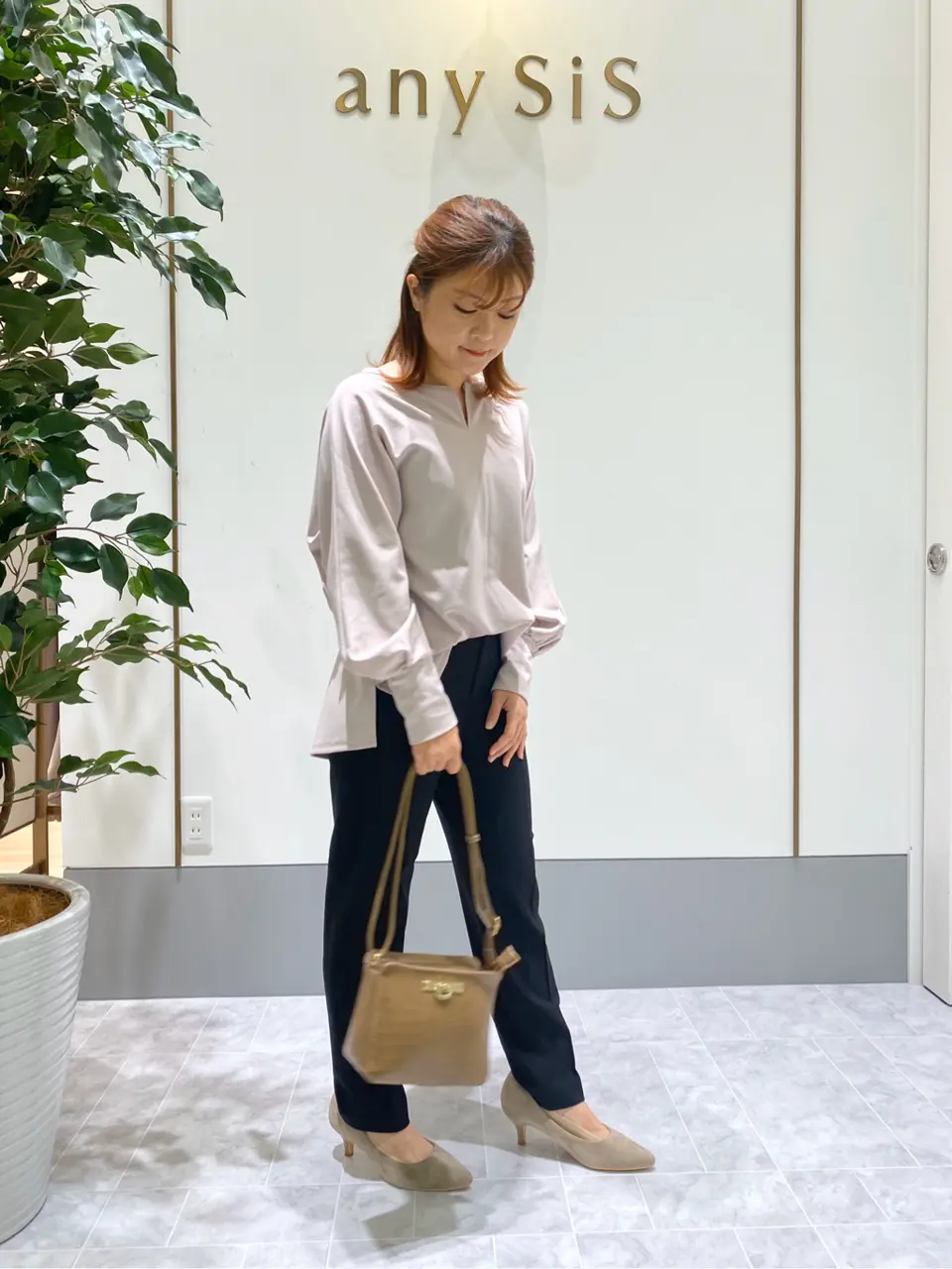 ANY SIS スタッフ コーディネート画像