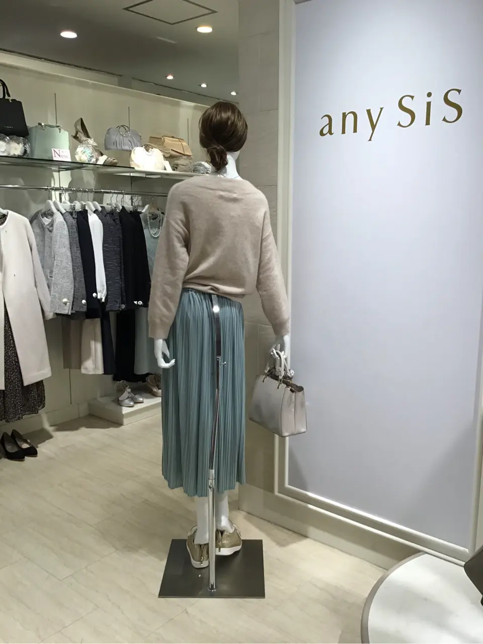 ANY SIS 島崎 コーディネート画像