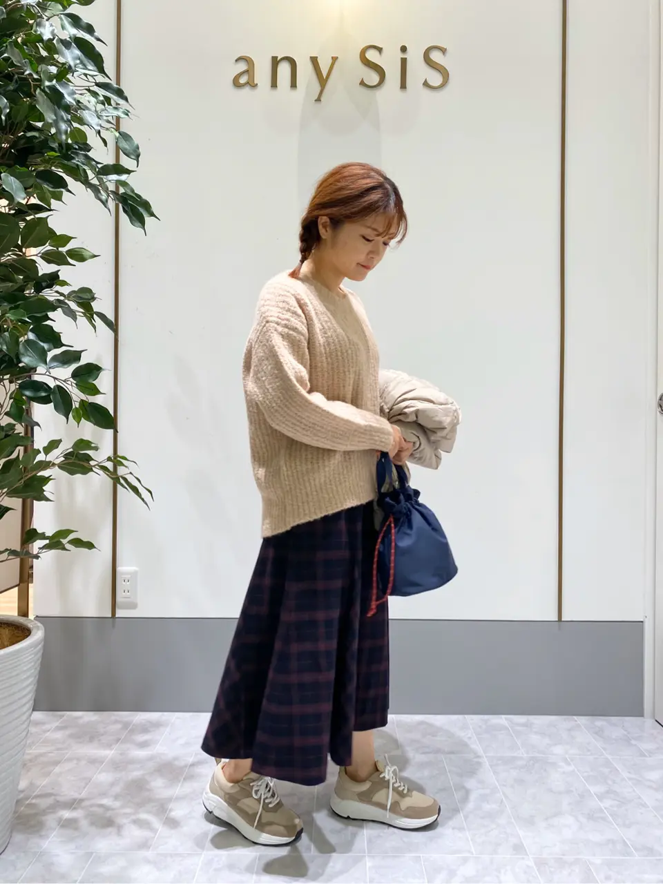 ANY SIS スタッフ コーディネート画像