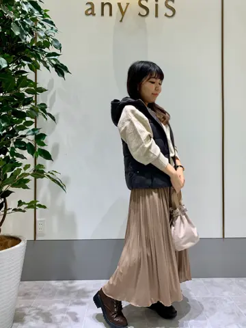 ANY SIS スタッフ コーディネート画像