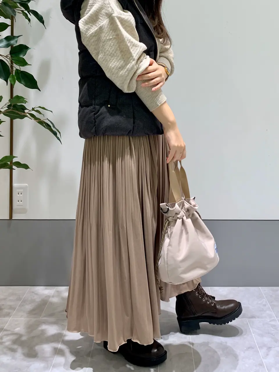 ANY SIS スタッフ コーディネート画像