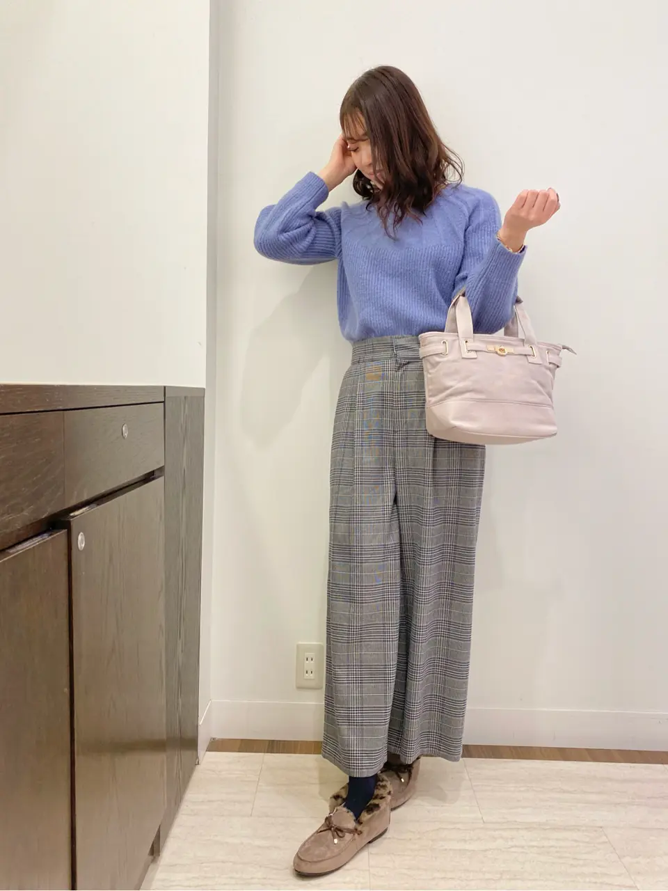 ANY SIS スタッフ コーディネート画像