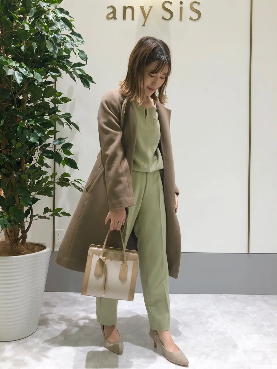 ANY SIS スタッフ コーディネート画像