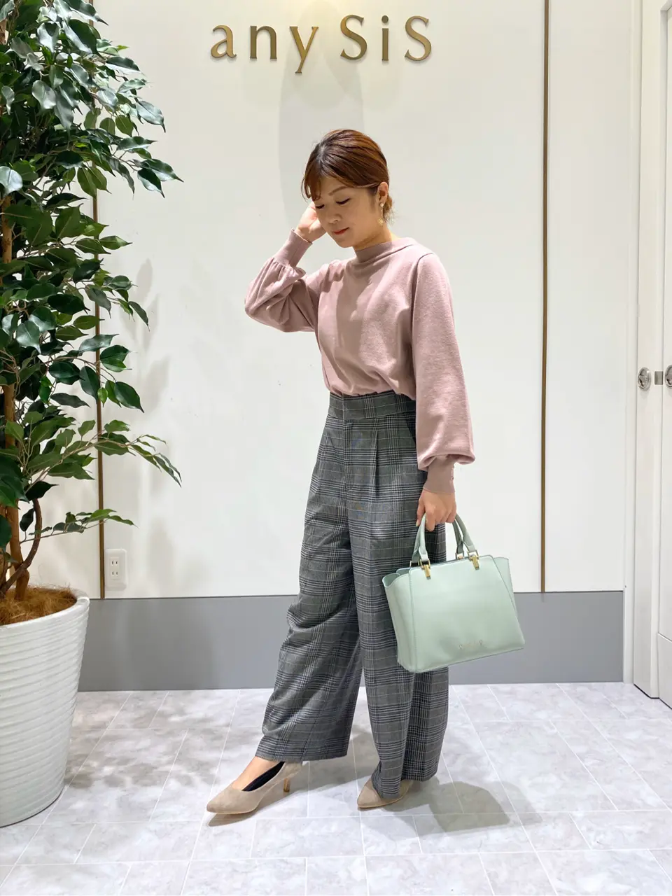 ANY SIS スタッフ コーディネート画像