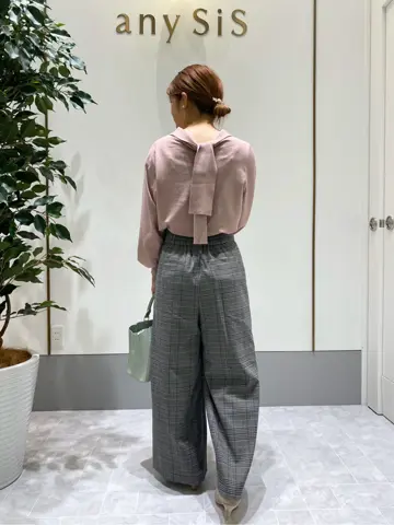 ANY SIS スタッフ コーディネート画像