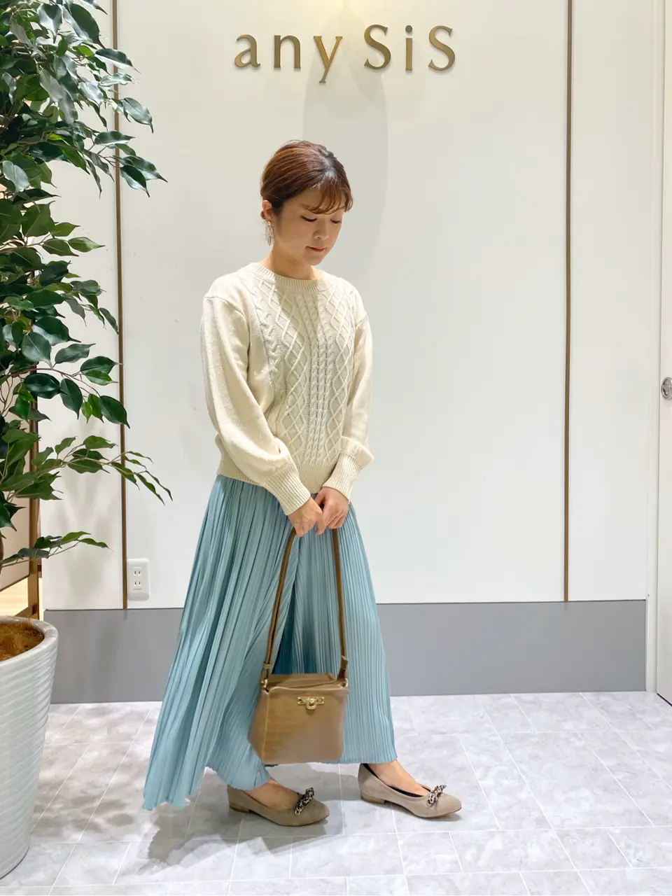 ANY SIS スタッフ コーディネート画像