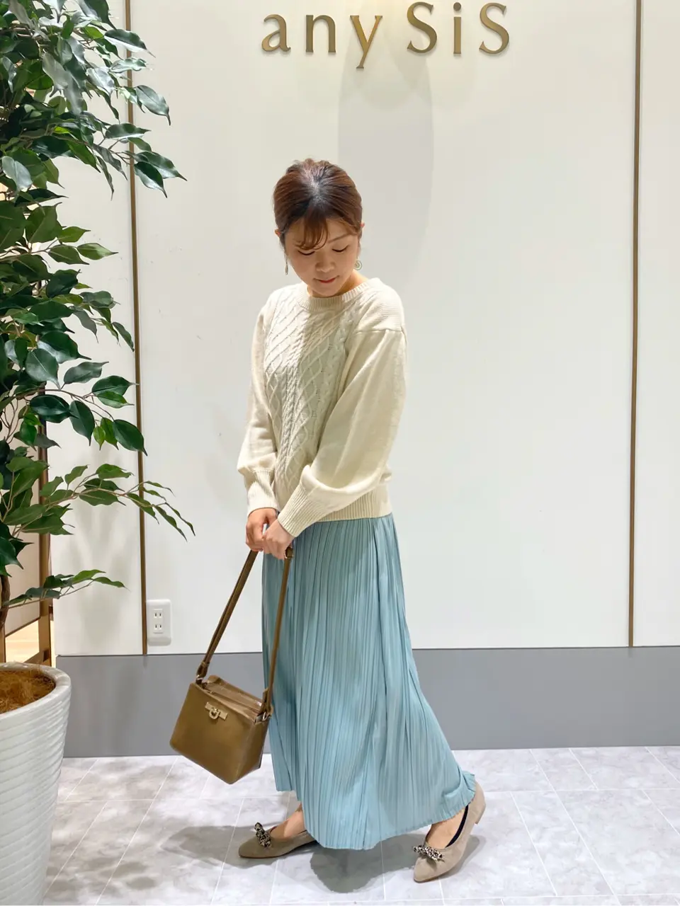 ANY SIS スタッフ コーディネート画像