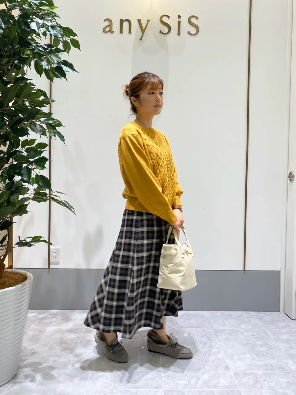 ANY SIS スタッフ コーディネート画像