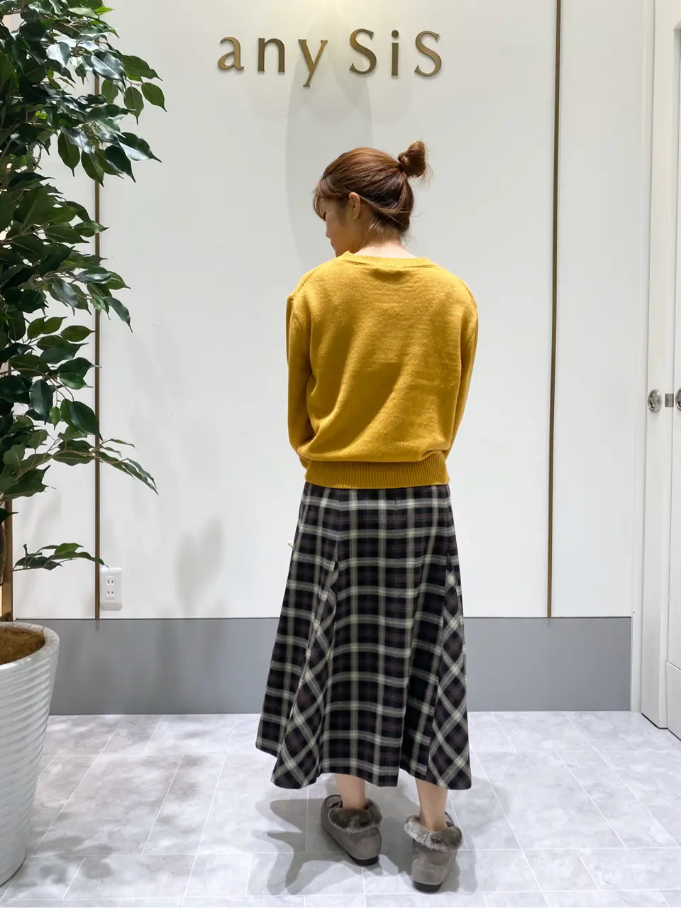 ANY SIS スタッフ コーディネート画像