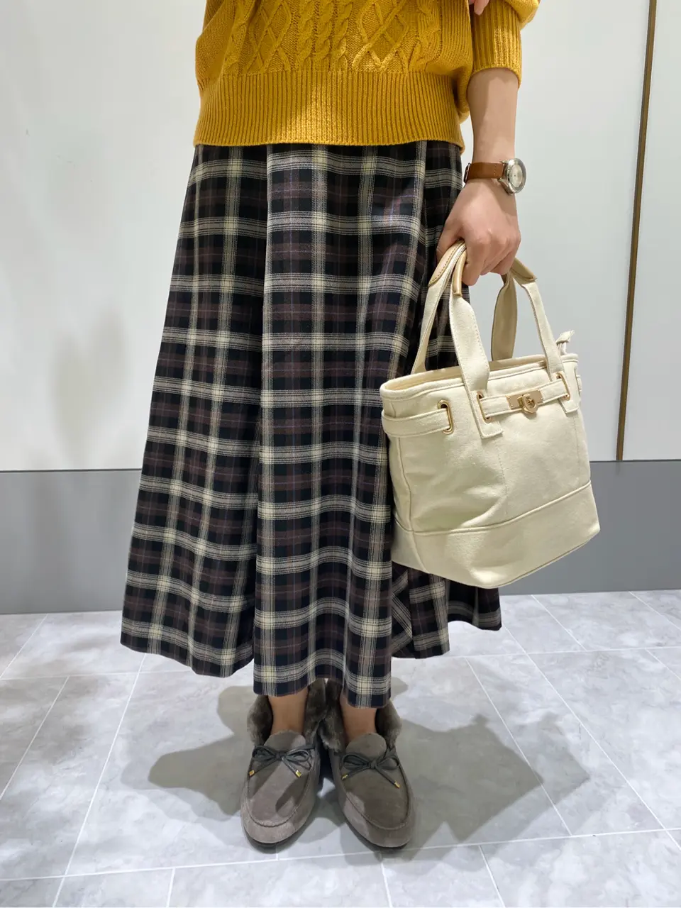 ANY SIS スタッフ コーディネート画像