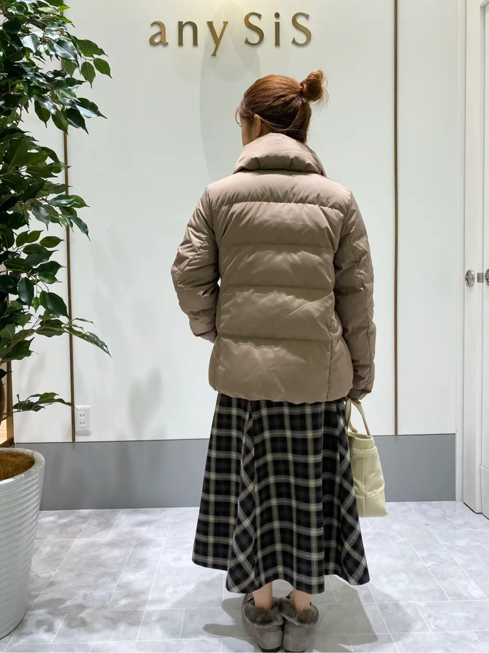 ANY SIS スタッフ コーディネート画像