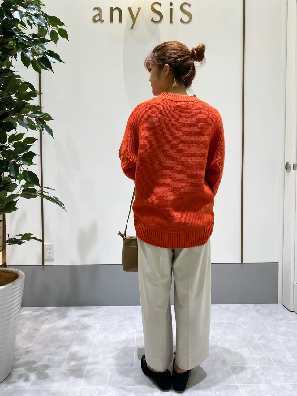 ANY SIS スタッフ コーディネート画像