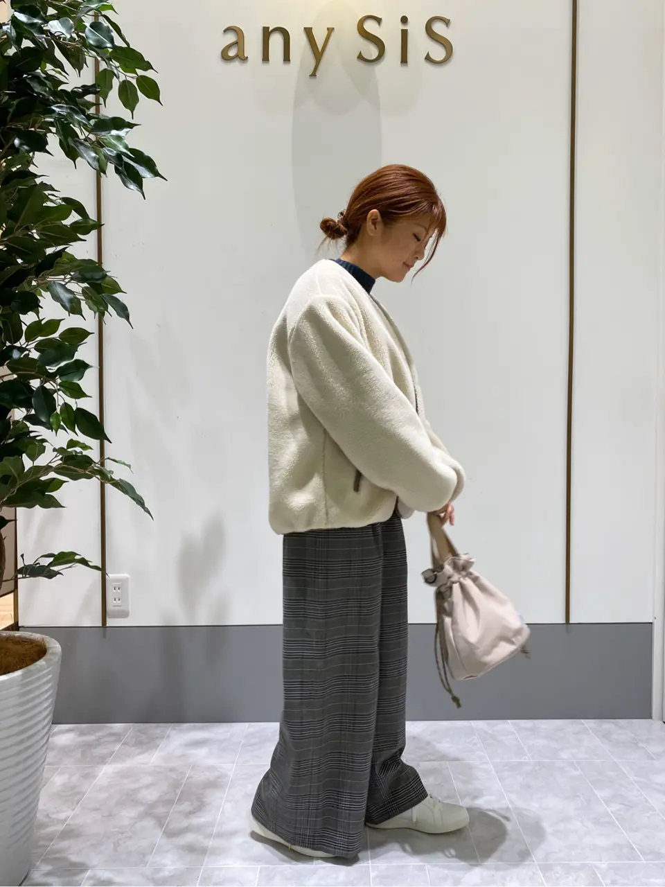 ANY SIS スタッフ コーディネート画像