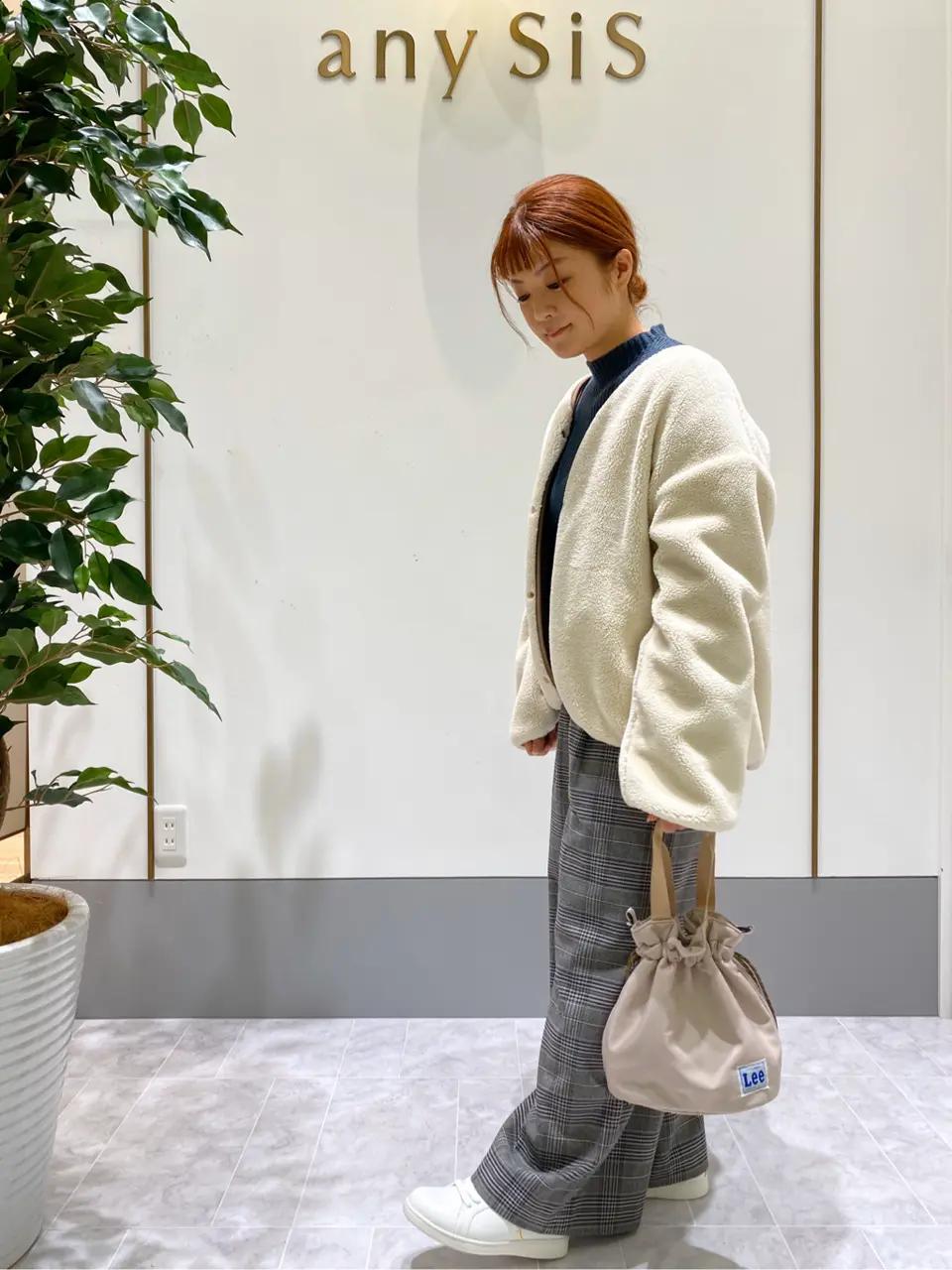 ANY SIS スタッフ コーディネート画像