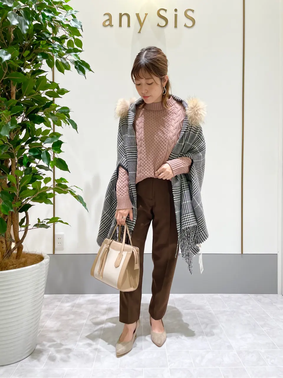 ANY SIS スタッフ コーディネート画像