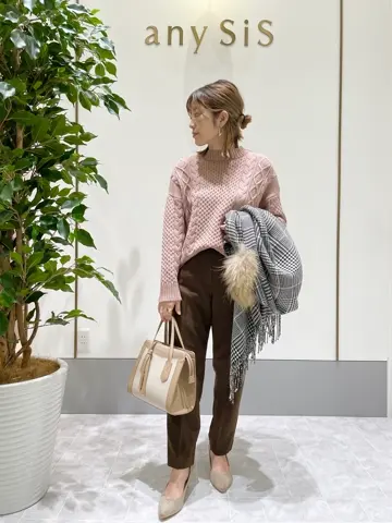 ANY SIS スタッフ コーディネート画像