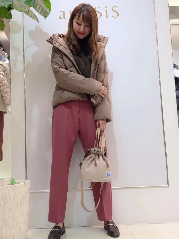 ANY SIS スタッフ コーディネート画像