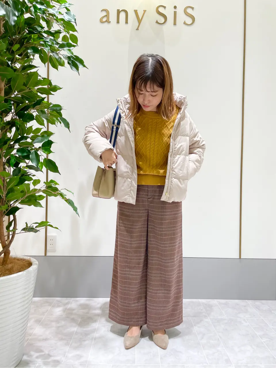 ANY SIS スタッフ コーディネート画像