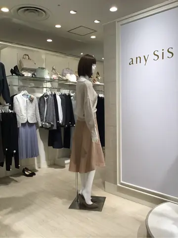 ANY SIS 島崎 コーディネート画像