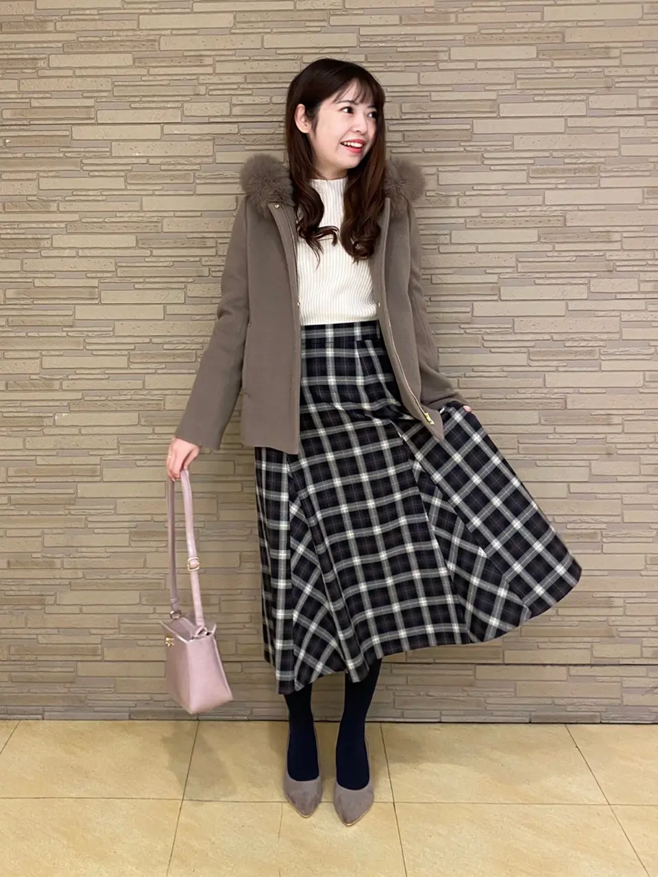 ANY SIS スタッフ コーディネート画像