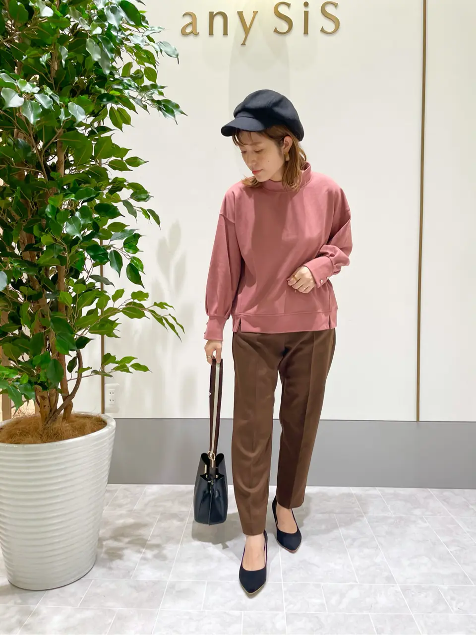 ANY SIS スタッフ コーディネート画像