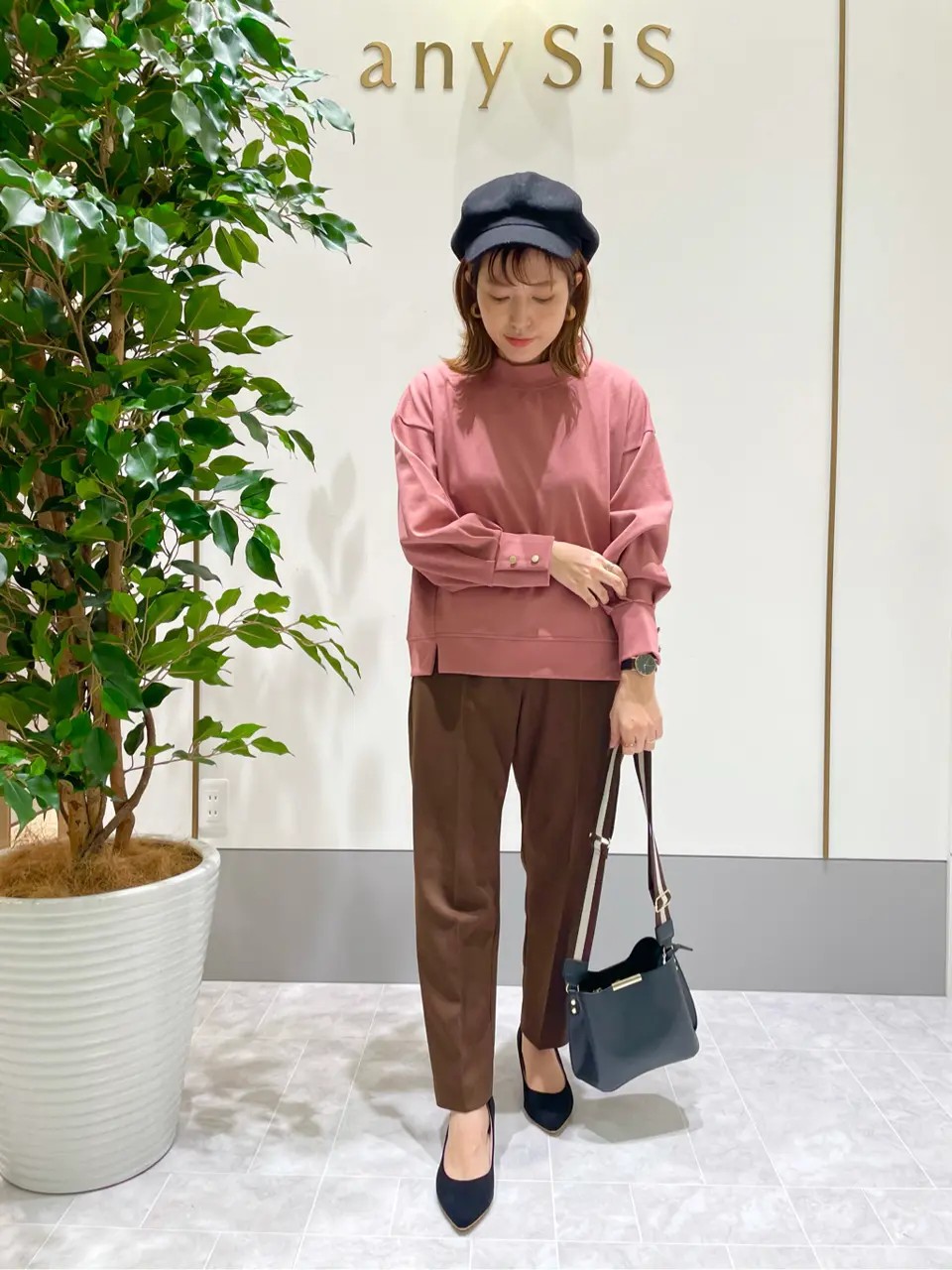 ANY SIS スタッフ コーディネート画像