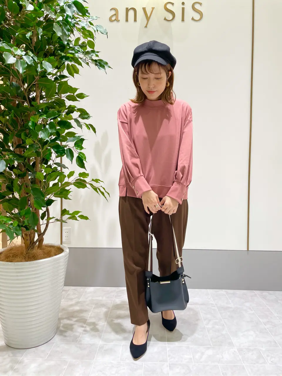 ANY SIS スタッフ コーディネート画像