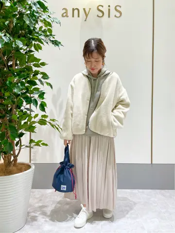 ANY SIS スタッフ コーディネート画像