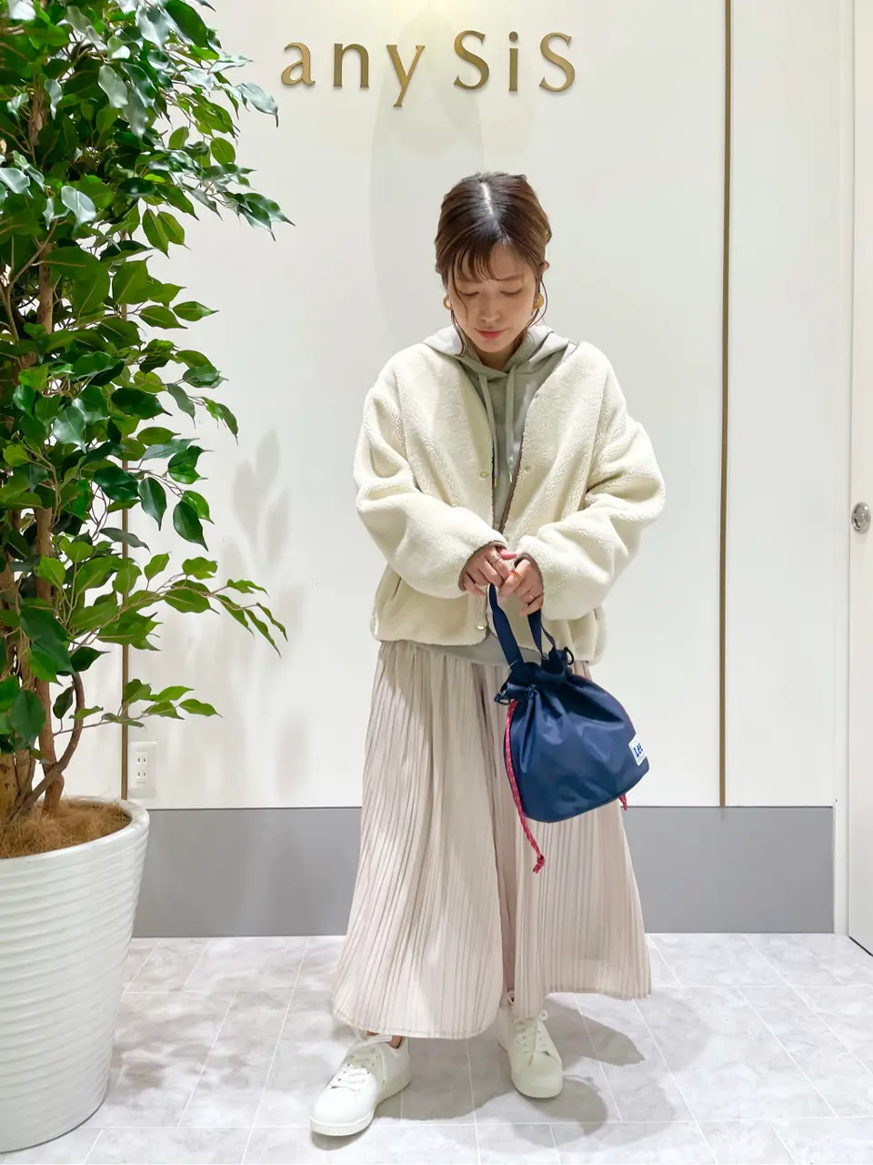 ANY SIS スタッフ コーディネート画像