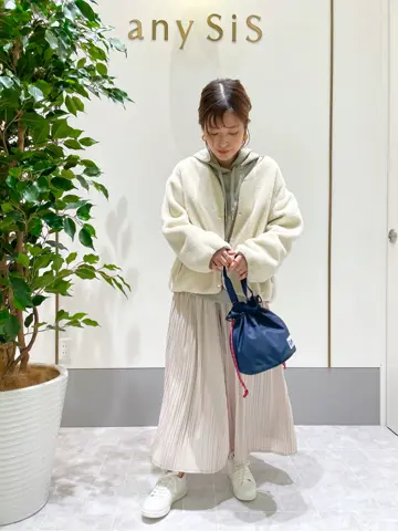 ANY SIS スタッフ コーディネート画像