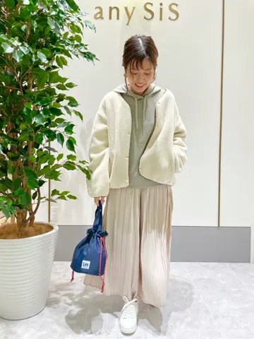ANY SIS スタッフ コーディネート画像