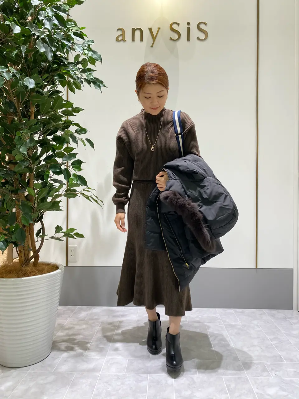 ANY SIS スタッフ コーディネート画像