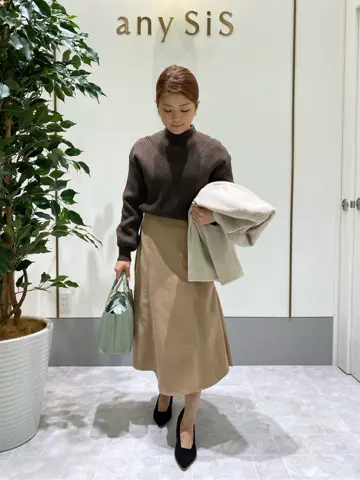 ANY SIS スタッフ コーディネート画像
