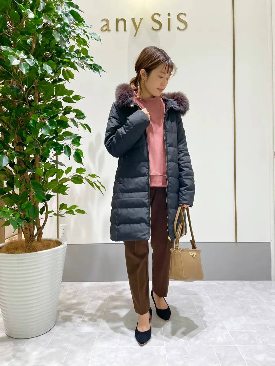 ANY SIS スタッフ コーディネート画像