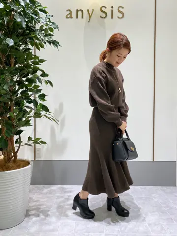 ANY SIS スタッフ コーディネート画像