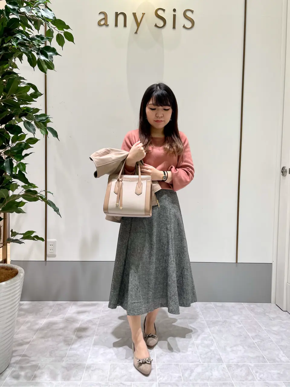 ANY SIS スタッフ コーディネート画像