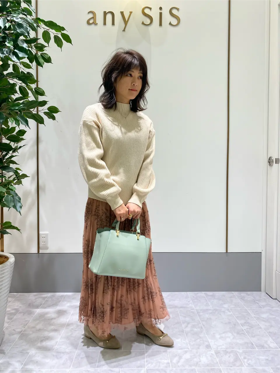 ANY SIS スタッフ コーディネート画像