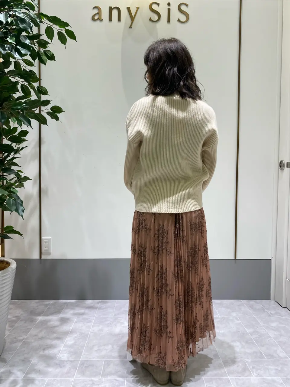 ANY SIS スタッフ コーディネート画像