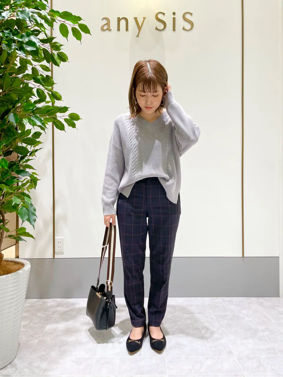 ANY SIS スタッフ コーディネート画像