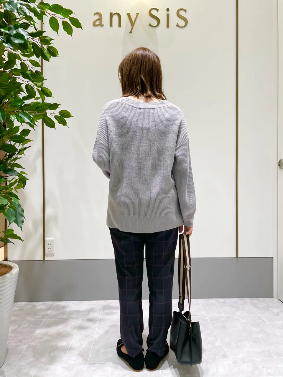 ANY SIS スタッフ コーディネート画像