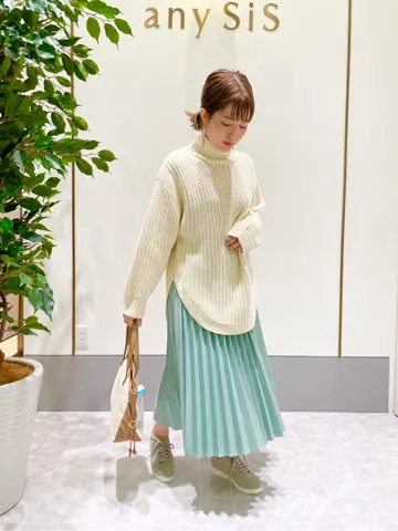 ANY SIS スタッフ コーディネート画像