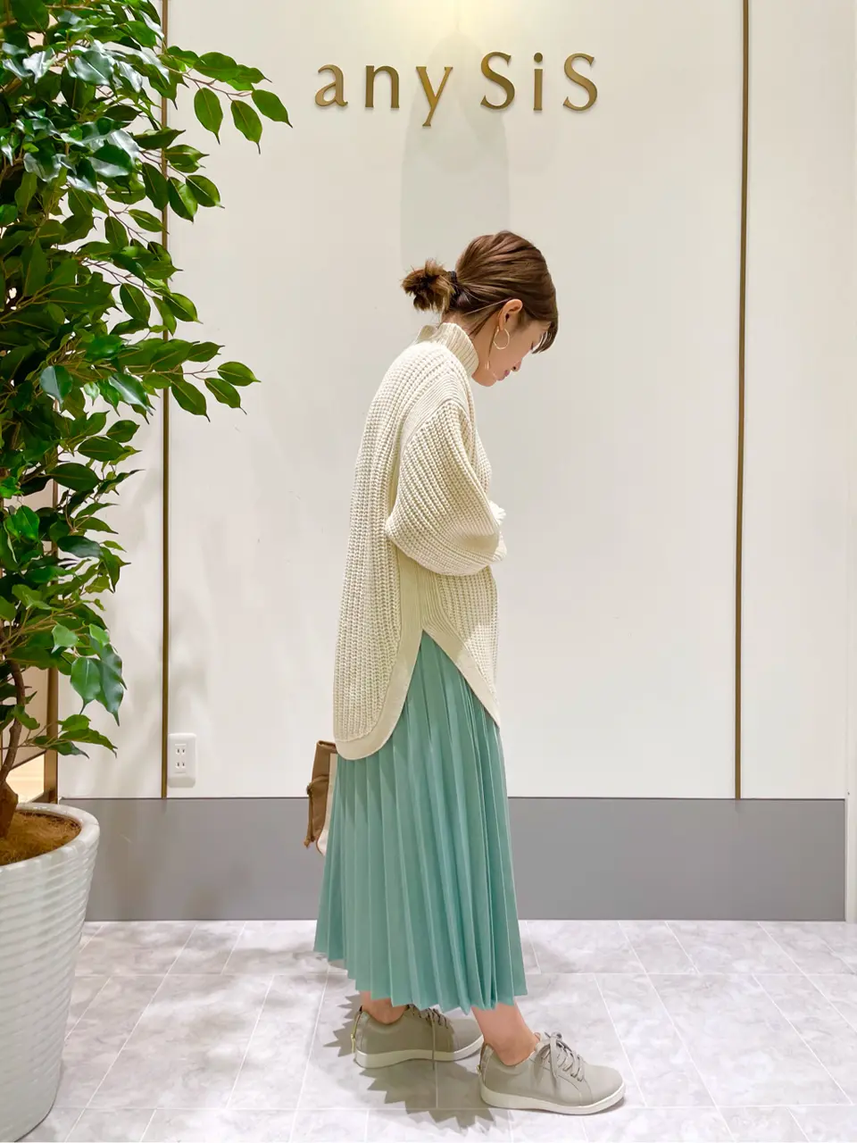 ANY SIS スタッフ コーディネート画像