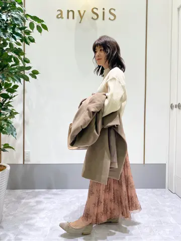 ANY SIS スタッフ コーディネート画像