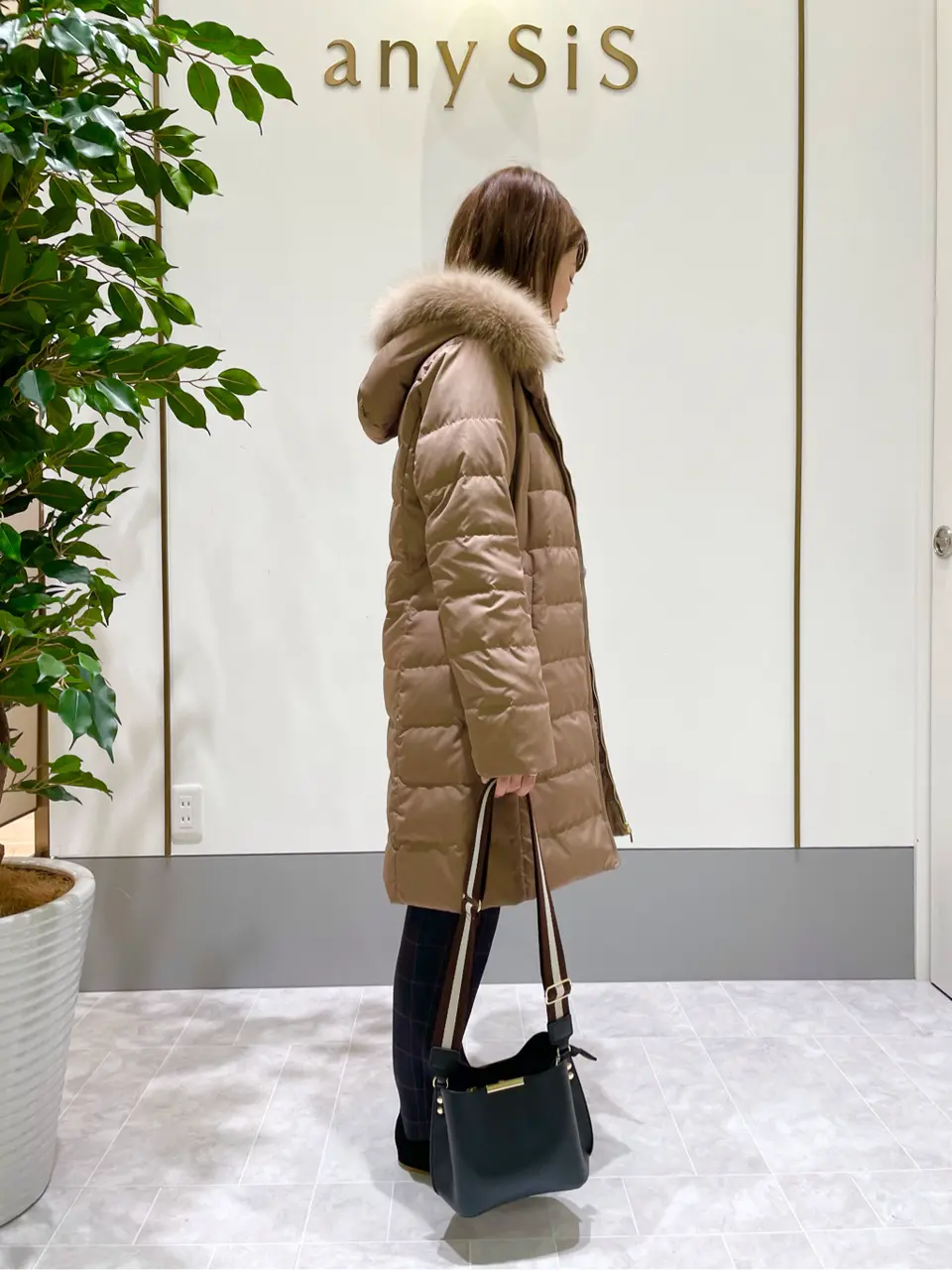 ANY SIS スタッフ コーディネート画像