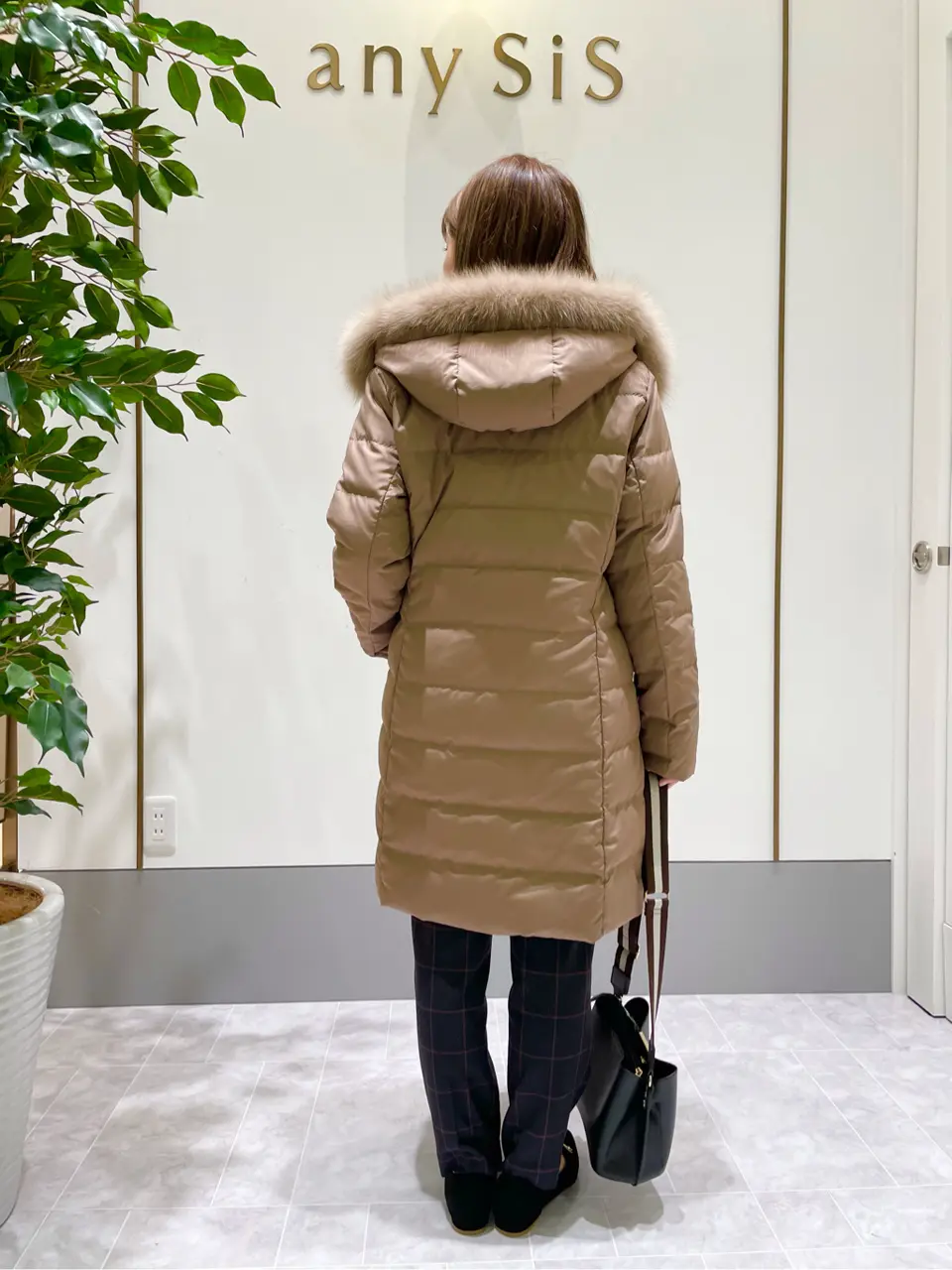 ANY SIS スタッフ コーディネート画像