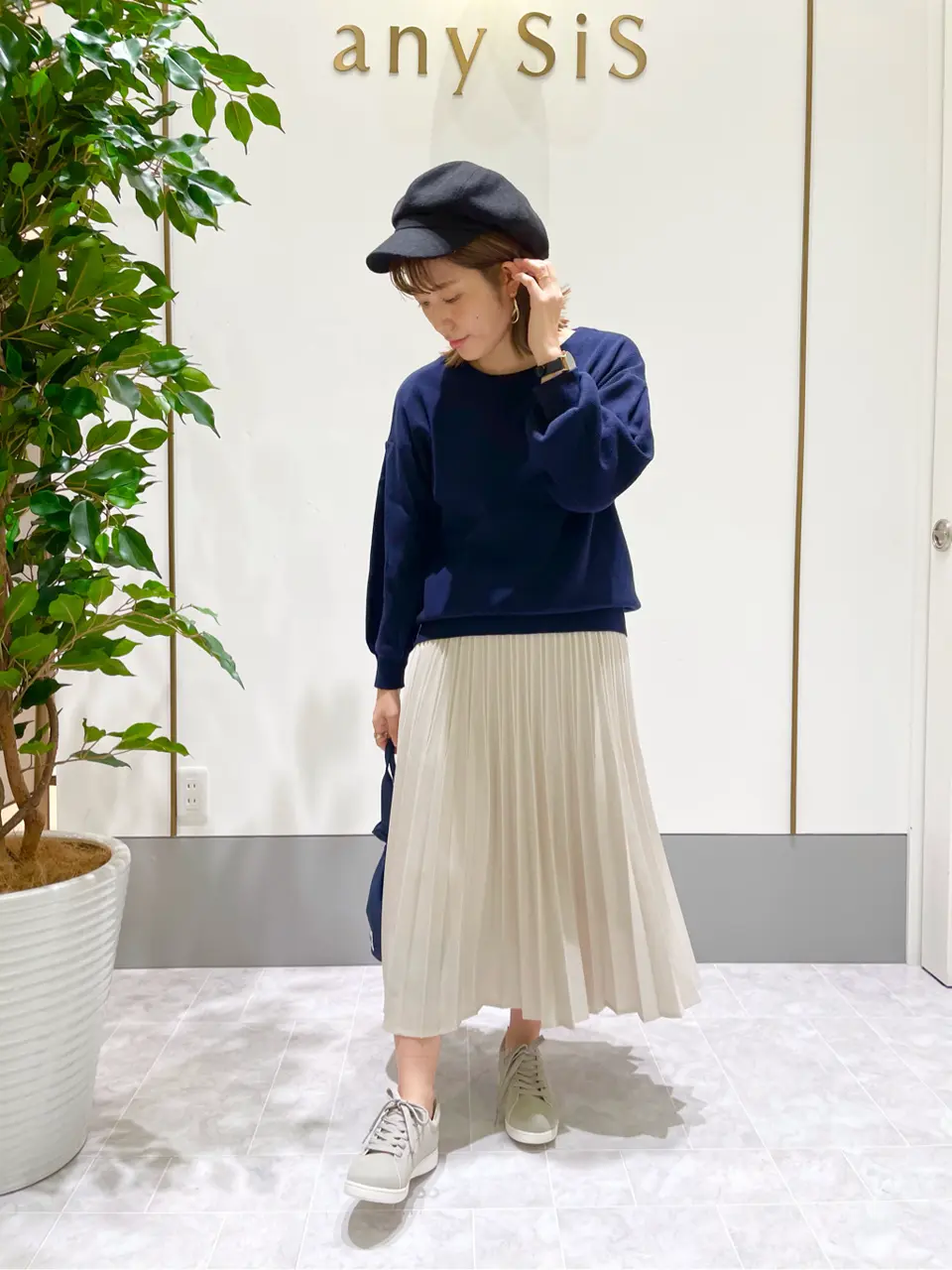 ANY SIS スタッフ コーディネート画像