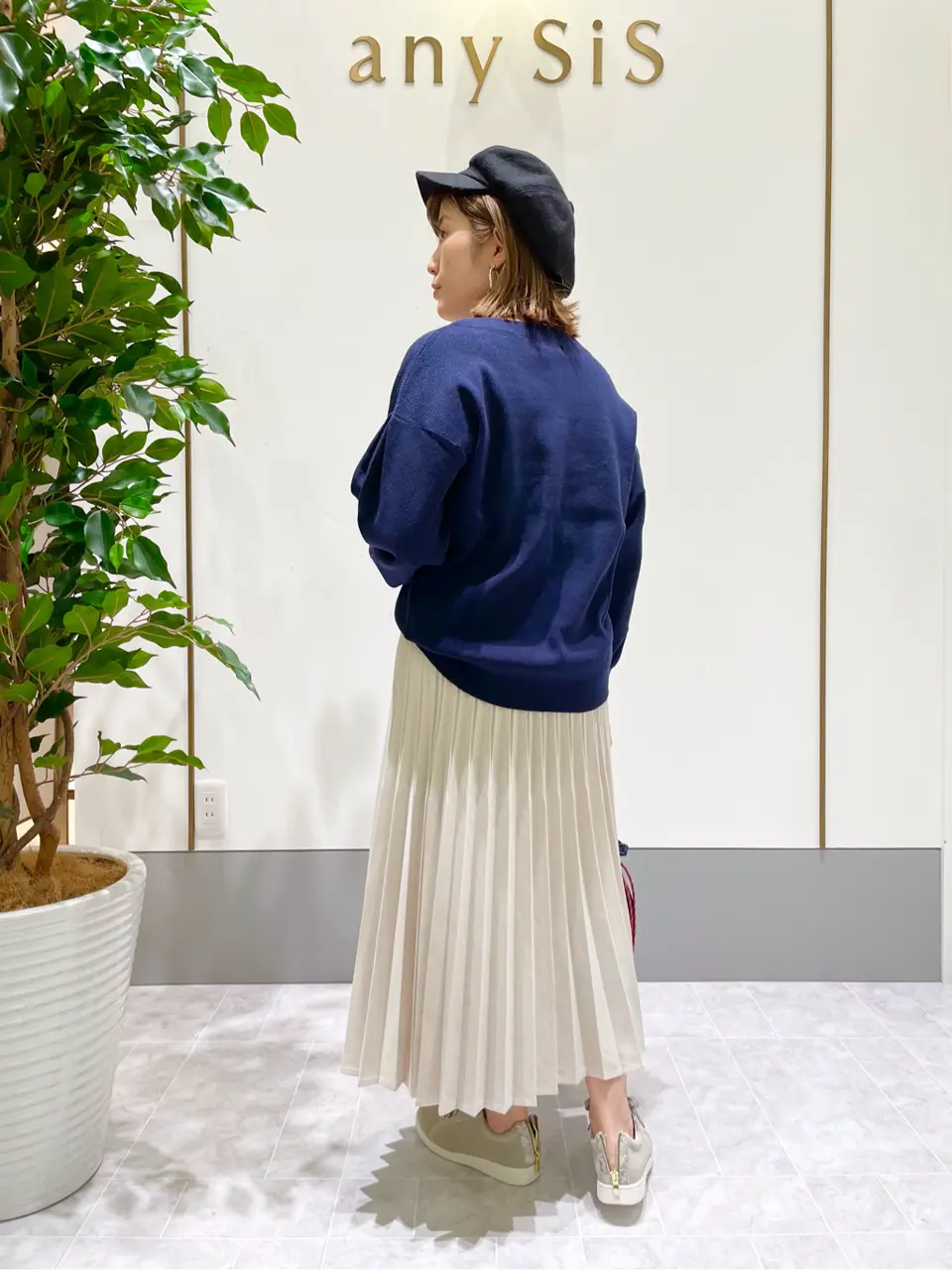 ANY SIS スタッフ コーディネート画像